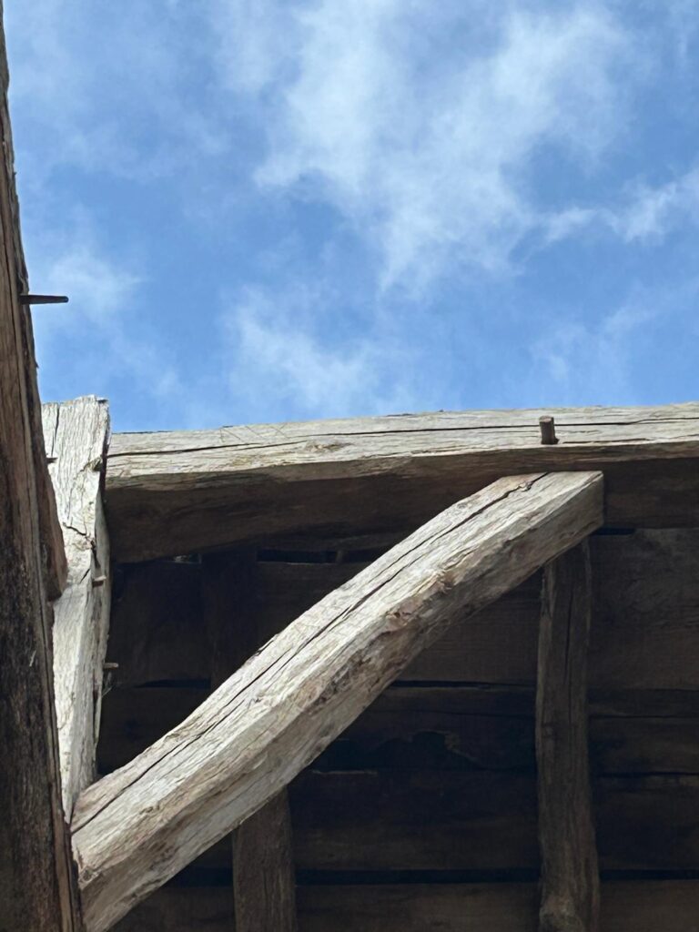 La toiture de la grange
